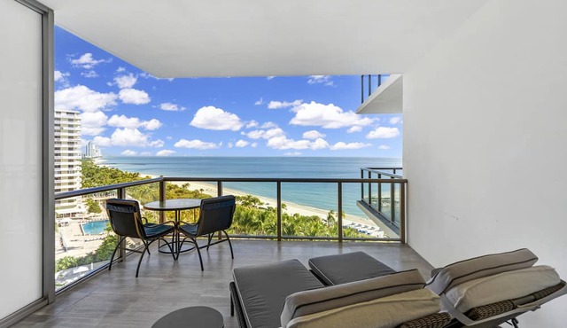 Beachfront Atlantic Suite 5 Star Residences/Bal Harbour