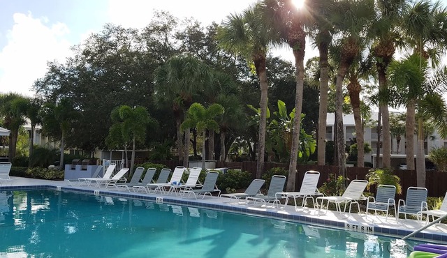 Amazing View - On Golf Course - Near Beaches, Shopping & Restaurants