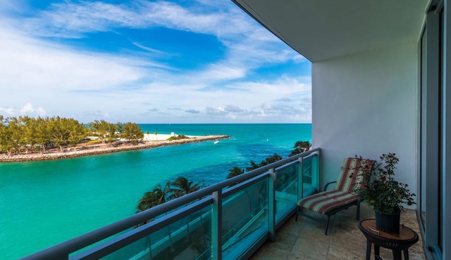 Ritz Carlton Hotel at Bal Harbour FL, 1147ft2!