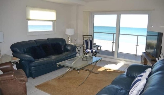 Beachcomber unit 202