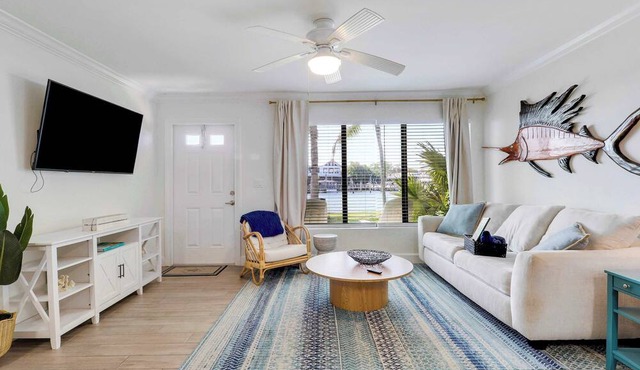 Sailfish Suites 5 - Waterfront Lodging