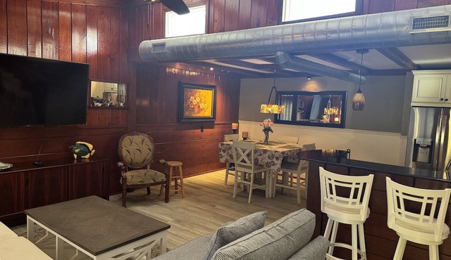 Walk To Siesta Village And Beach/Private Heated Pool & Hot Tub