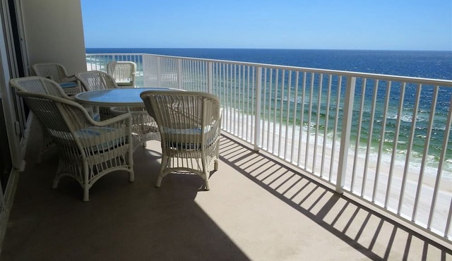 801 - Free Beach Chairs & Amenity Package!